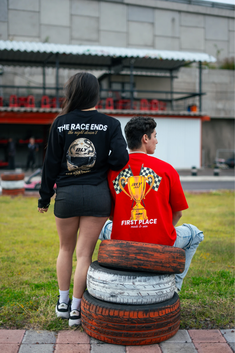 Playera negra oversize